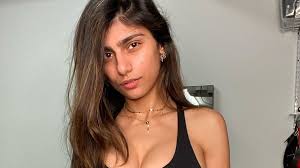 Jun 09, 2021 · depois da piada de randolfe, mia khalifa publicou o meme dela como convidada da cpi com a mensagem: Saiba Quem E Mia Khalifa Ex Atriz Porno Que Virou Meme Na Cpi Da Covid Clique Ms Noticias De Dourados E Regiao