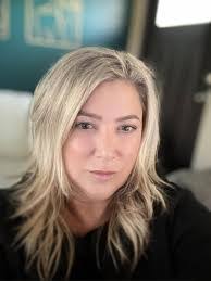 Ashlee Cole's Instagram, Twitter & Facebook