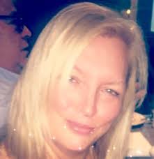 Jayne Meredith's Instagram, Twitter & Facebook