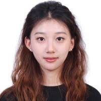 100+ profilů „Evie“