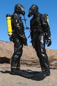 Two Scuba Divers In Loitokari Drysuits From Finland Taucheranzug Tauchanzug Schutzanzug