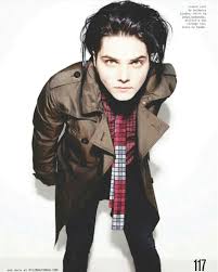 Pin By Heart Attack In Black Hair Dye On My Chemical Romance Gerard Way My Chemical Romance Gerard