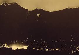 Über den berggipfel flammen immer mehr. Herz Jesu Feiern 1920 Verbote Schikanen Verhaftungen Unsertirol24