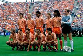 25 juni europees kampioen 1988. Finale Euro 1988 Voetbal Posters Voetbal Football