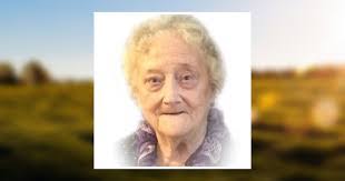 Karen Lacy's Instagram, Twitter & Facebook