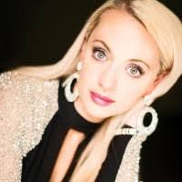 Ashley Beaton's Instagram, Twitter & Facebook