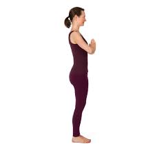 Von sonnengruß über kobra, krieger und hund bis zu dreieck und baum: Sonnengruss Surya Namaskar Wirkung Videos Und Anleitung Zu Yoga Asanas