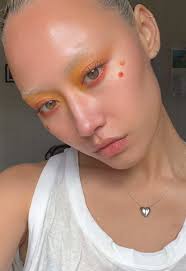 创意化妆技巧：猜猜哪部分是即兴发挥的？