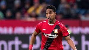 Bayer leverkusen und linksverteidiger wendell gehen zusammen in die zukunft. Fussball Voller Und Wendell Betonen Bisher Keine Anfrage Von Psg