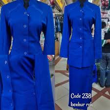Model yang disematkan pada baju safari wanita pun tentu mengikuti alur lekuk tubuh si wanita , seperti misalnya mirip dengan dress atau longdress. Jual Set Blazer Baju Seragam Guru Pegawai Wanita Benhur Biru Elektrik Bca Jakarta Selatan Blazer Azkia Tokopedia