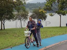 Amar asyraf, liyana jasmay, rania humairah, zee zainal, aprena manrose, anas ridzuan kuna muzani, aman. Liyana Amar Tampil Berbeza