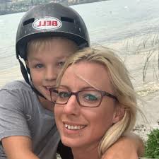 What childcare centers are available in Kelowna for 22 months and 4 years  old children?