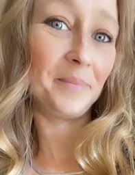 Lynn Lachance's Instagram, Twitter & Facebook