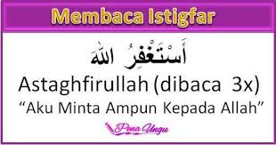 Rasulullah shallallahu 'alaihi wa sallam bersabda, ada beberapa amalan penyerta yang barangsiapa mengucapkannya atau melakukannya setelah usai shalat wajib maka dirinya tidak akan merugi, yaitu bertasbih sebanyak 33x, bertahmid. 13 Bacaan Dzikir Dan Doa Sesudah Sholat Wajib Yang Sahih