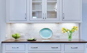 Nowadays, led is the most popular options. Le Led Under Cabinet Lighting Fixtures Puck Lights Kit 1020 Lumens 5000k Daylight White Night Light Perfect For Kitchen Closet Stairs And More All Acces Kitchen Remodel Kitchen Under Cabinet Lighting