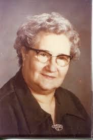 Iris Buckley's Instagram, Twitter & Facebook