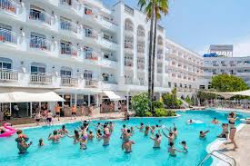 People go to lloret de mar to soak up the sun at lloret de mar beach and to enjoy the many top attractions like water world. Hotel Best Lloret Splash Lloret De Mar Costa Brava Maresme Hotelopia