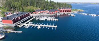 The archipelago consisting of 2500 islands, islets and skerries is a very popular holiday. Angelamfi Hitra Grefsnesvagen Hitra Turistservice