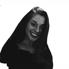 Ella Hecker (@ellaay321)