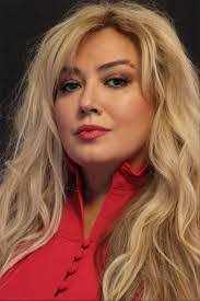 Dina Spencer's Instagram, Twitter & Facebook