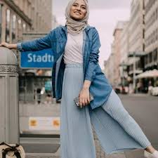 Ada yang berat badan lebih dalam hal ini sebagai wanita gemuk dan ada yang kurus kering. 12 Fashion Style Untuk Orang Gemuk Yang Berhijab