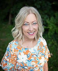 Amanda Smiddy's Instagram, Twitter & Facebook