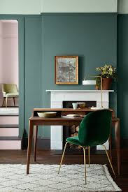 Certaines teintes sont indétrônables, comme le vert et le bleu. Decoration 5 Couleurs Tendance En 2020