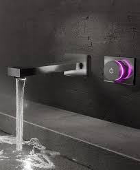 Steinberg Iflow Modernes Design Fur Ihr Badezimmer Die Vollelektronische Wand Waschtisch Armatur Ist Ein Absoluter Blickfang Waschtisch Armaturen Wandarmatur