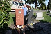 Bruce lee würde am heutigen freitag, 27. Bruce Lee Grave Site Seattle Bewertungen Und Fotos Tripadvisor