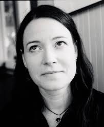 Liza Lutz's Instagram, Twitter & Facebook