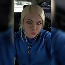 Woman Changes Middle Name to Taylor for Inspirational Purposes