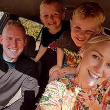 Kerry Galloway's Instagram, Twitter & Facebook