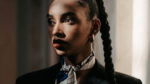 Dating a Girl from a Rich Family