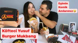 Köfteci yusuf markası ve restoranları, türkiye'nin en i̇yi 10 yol lokantası sıralamasında birinci seçilerek, türkiye'nin en güvenilir restoran markası olmuştur. Kofteci Yusuf Burger Mukbang I Esimle Basimiza Gelen Komik Anilarimizi Anlatiyoruz Mukbang 1 Youtube