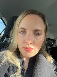 Westman Atelier pink bubble powder for brightening