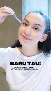 Geng Kulit Berminyak, MERAPATTT!, Teksturnya runny jadi memang light  weight, fast absorb dan buatku bonus kandungan salicylic acidnya love  bangettt bund sebagai warga kulit berminyak dan acne prone. ...
