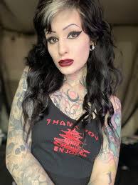 I just wanted to reintroduce myself for those of you who don't know me🤗  •Hey y'all, I'm Sadie🫶🏼 •blonding is my FAVORITE service •country music  is hands down the best, especially Cojo