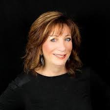 Melanie Coon's Instagram, Twitter & Facebook