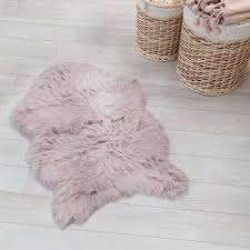 Birbirinden Guzel Renklerde Yumusacik Post Halilar 39 99 Tl Den Baslayan Fiyatlarla Incelemek Icin Www Madamecoco Com