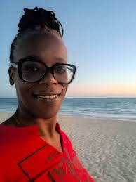 Hi all! I just wanted to introduce myself and share a photo I took…. I'm a  mother of three beautiful children 39 and fine! #BigLeo 💅🏽 yall working  or what? 🥰❤️