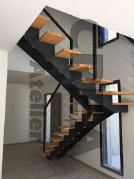 epingle sur escalier bas