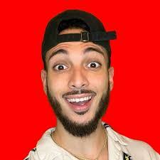 Kelvin Perez's Instagram, Twitter & Facebook