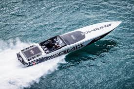 Bateaux Com Actualite Du Bateau De La Mer Et Du Nautisme Bateau A Moteur Yacht Formule 1