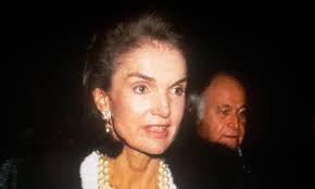 Brakovi s Kennedyjem i Onassisom svima su poznati, no pravu je sreću Jackie  Kennedy spoznala tek s muškarcem o kojem se najmanje zna