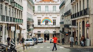 O consultor médico da casa branca, anthony fauci, declarou que os estados unidos precisam de medidas locais para controlar a pandemia e demonstrou otimismo. Governo Aplica Novas Medidas De Confinamento Em 15 Freguesias Na Area Metropolitana De Lisboa Dnoticias Pt