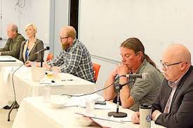 Things get heated between Farrell, Smith-McCrossin