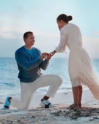 Jennifer lopez is engaged to alex rodriguez. Jennifer Lopez And Alex Rodriguez Share First Photos From His Romantic Oceanside Proposal Jennifer Lopez Jenifer Lopez Alex Rodriguez