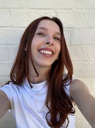 Hi! Looking for a roommate either to fill a spot in a 2 bed 2 bath in  hollywood or would also be down to look at places in WeHo together! I'm 22