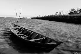 Obidos.Net.Br - UMA CANOA SOLITÁRIA