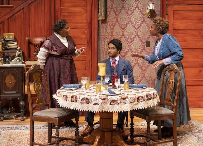Black Comedy at its Best: A Review of Arsenic and Old Lace at Court Theatre  | Newcity Stage